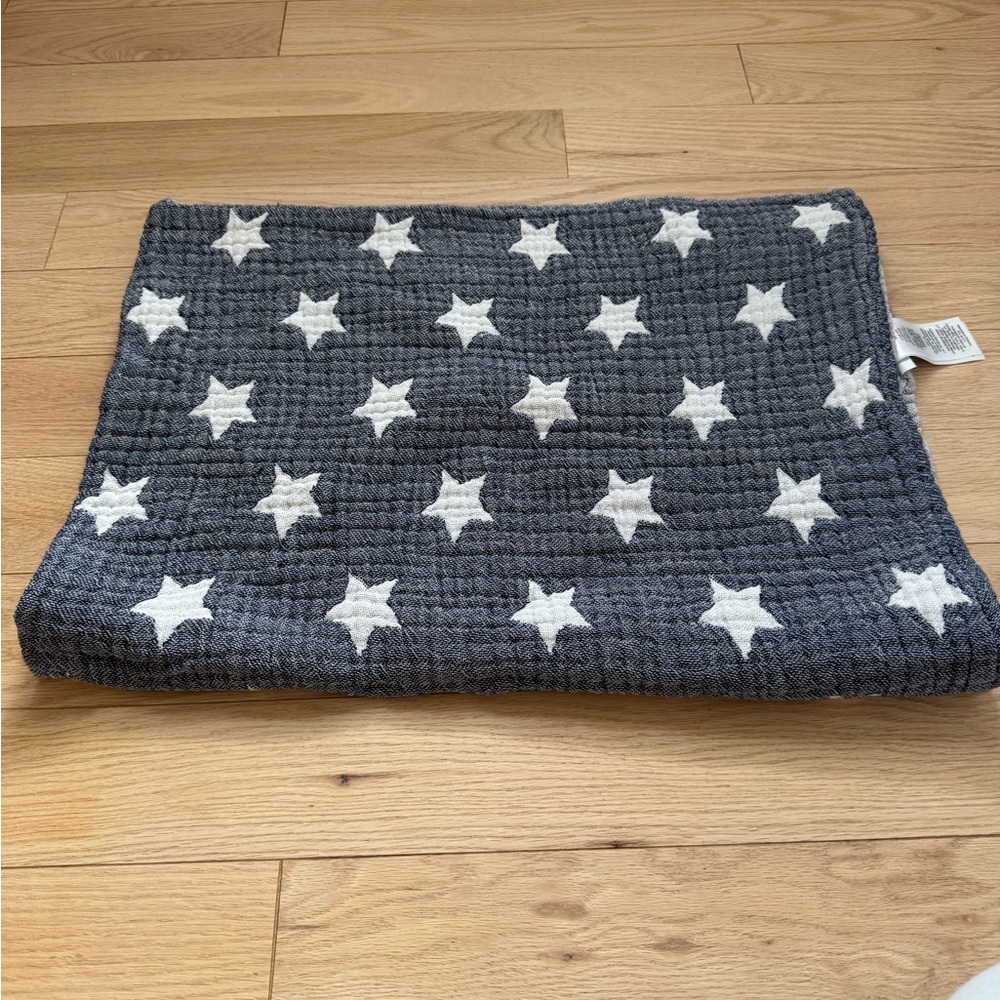 Star Patterned Gray Blanket
